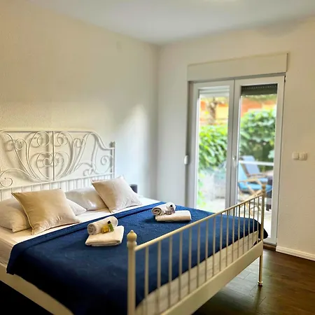 Pineapple Apartment *